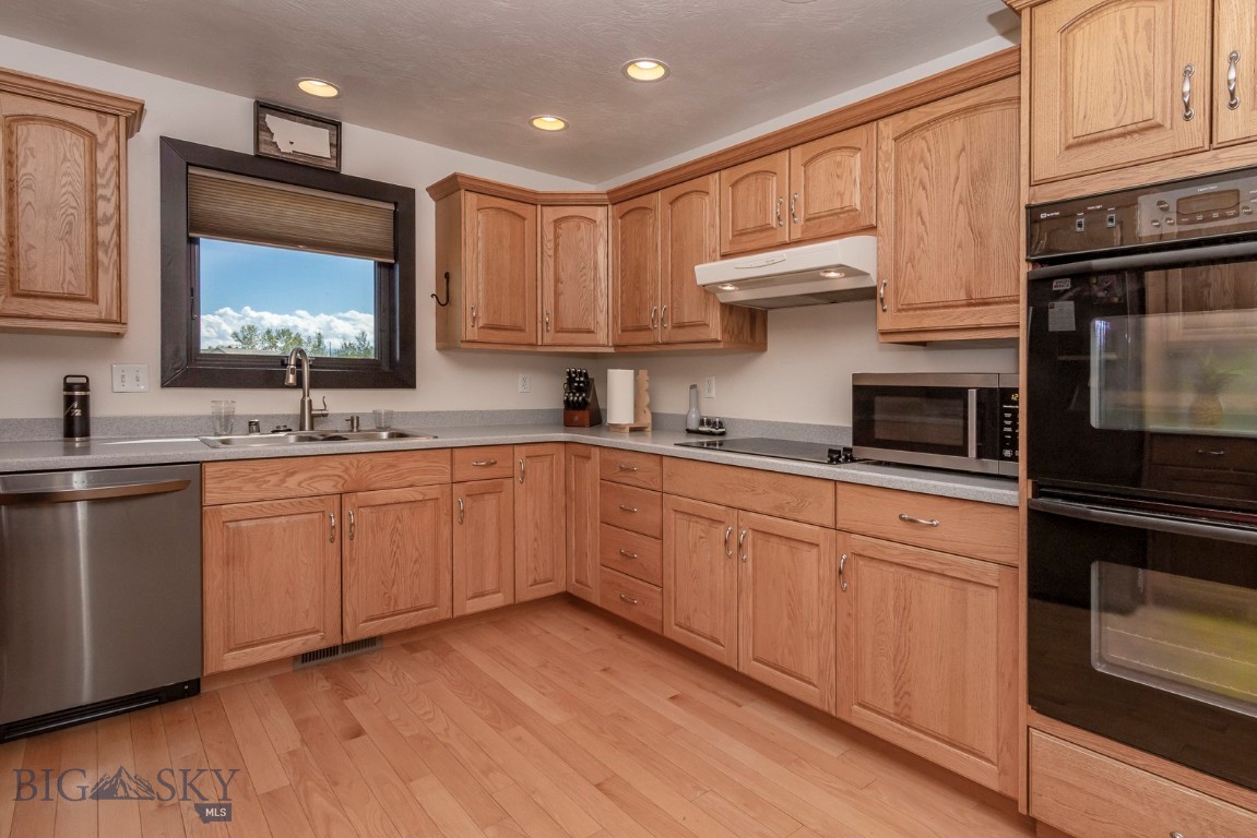 1013 E Missoula Avenue Property Photo 11
