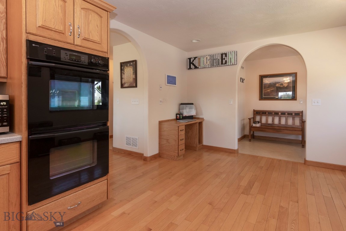 1013 E Missoula Avenue Property Photo 12