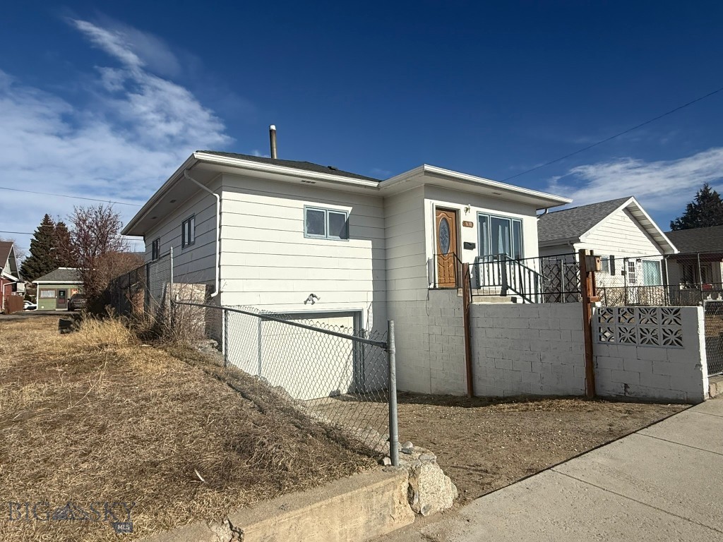 1630 Phillips Avenue Property Photo 2