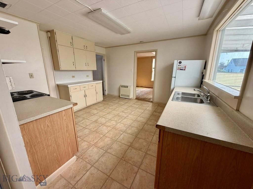 4 S Atlantic Street Property Photo 13