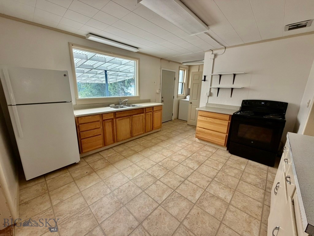 4 S Atlantic Street Property Photo 14