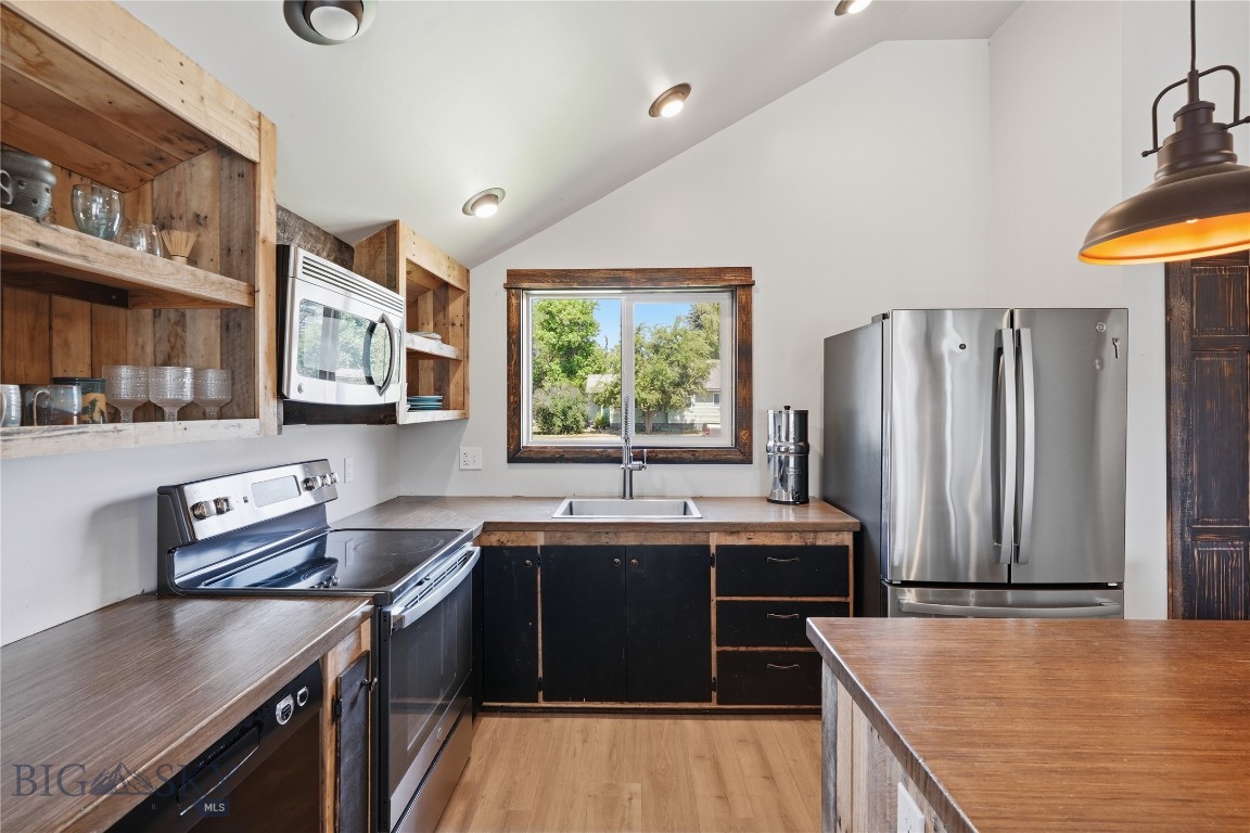 603 3rd Avenue E Property Photo 1