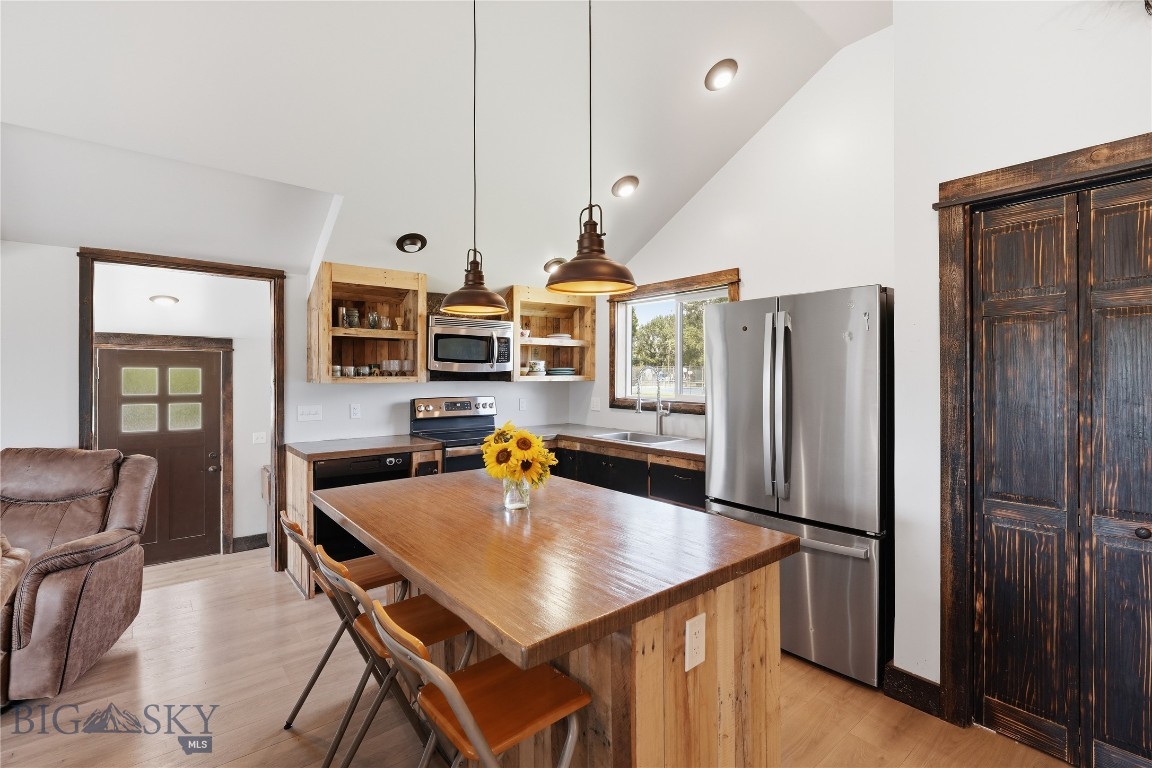 603 3rd Avenue E Property Photo 6