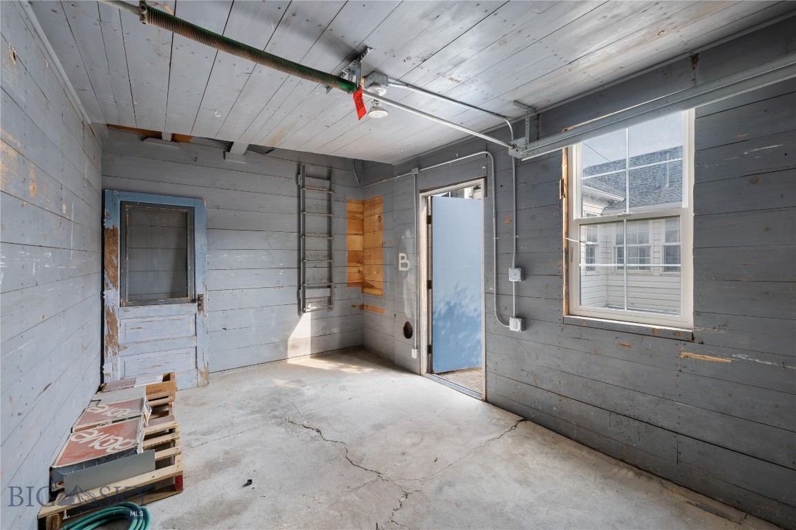 411 Ash Street Property Photo 29