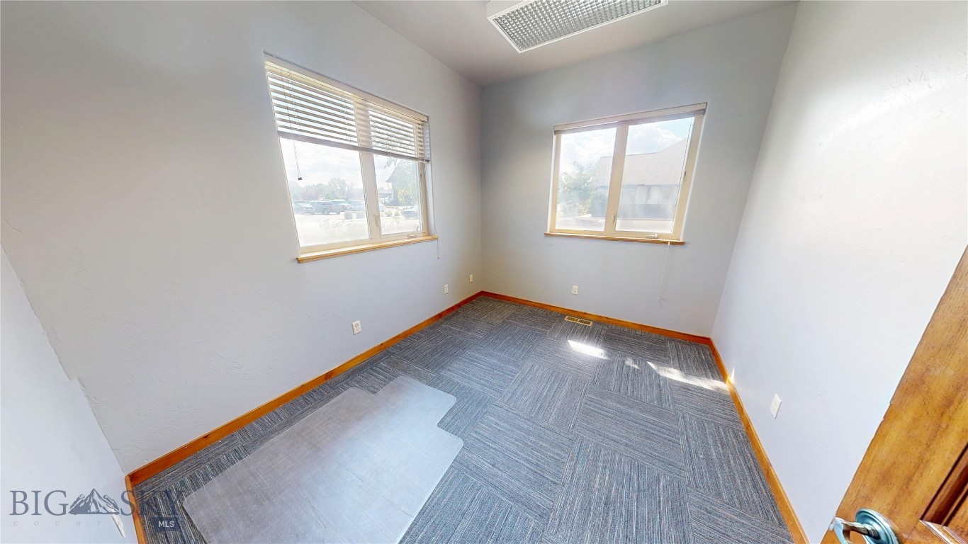 1091 Stoneridge Property Photo 4