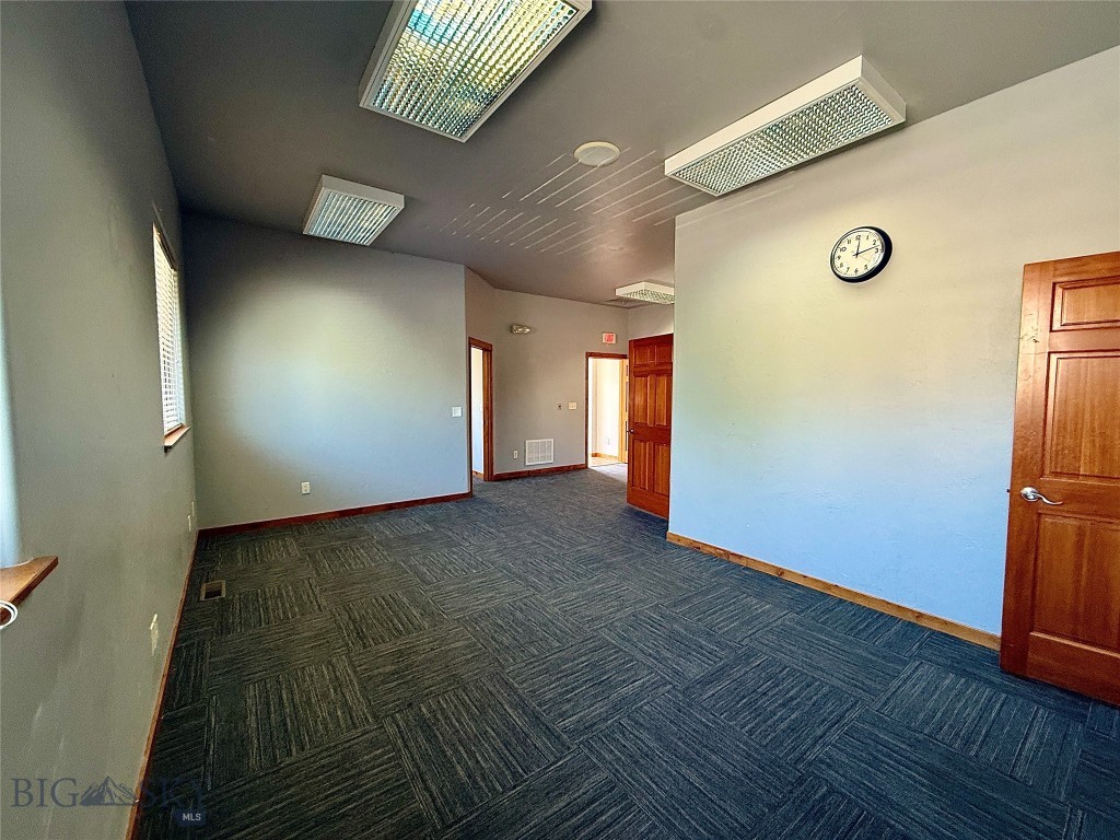1091 Stoneridge Property Photo 8