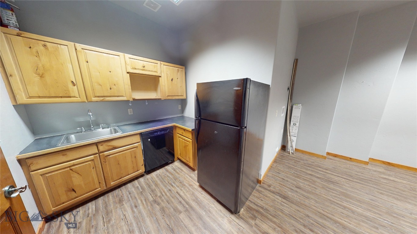 1091 Stoneridge Property Photo 14