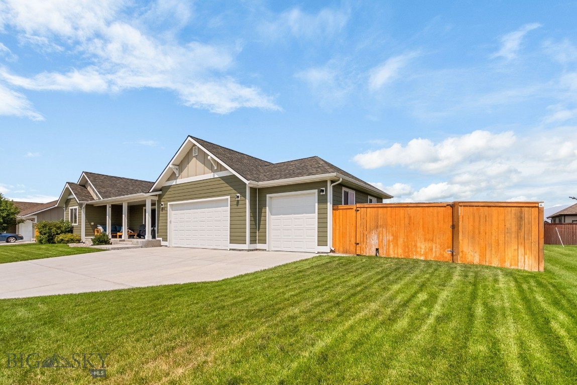 1502 Roundup Boulevard Property Photo 2