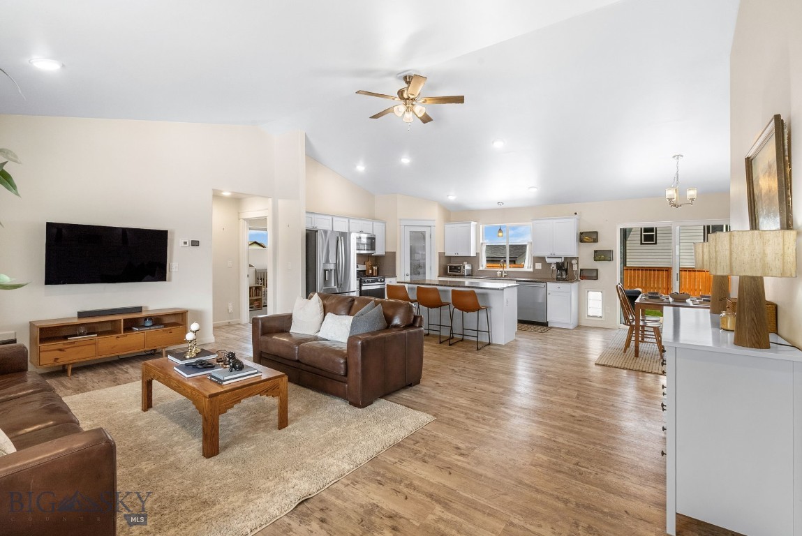 1502 Roundup Boulevard Property Photo 4