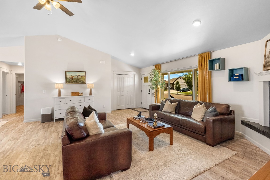 1502 Roundup Boulevard Property Photo 13