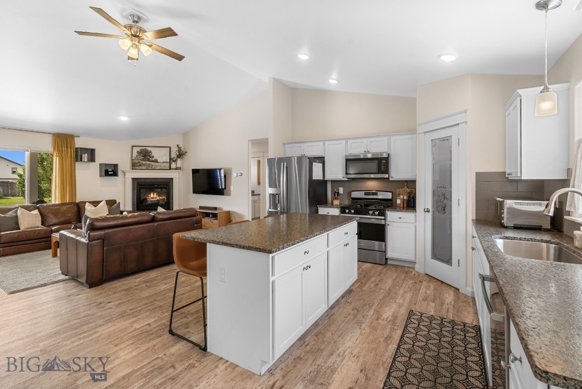 1502 Roundup Boulevard Property Photo 18