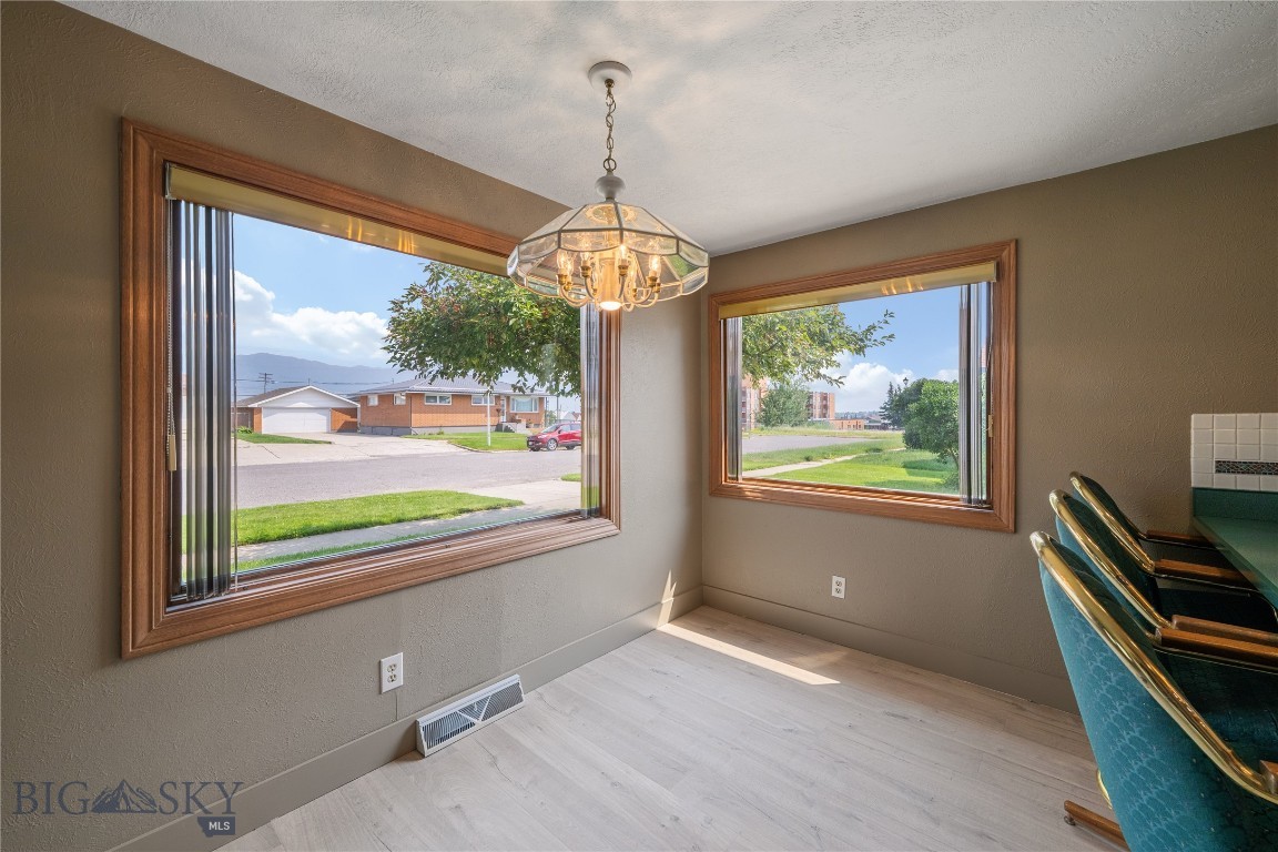 1043 S Colorado Property Photo 9