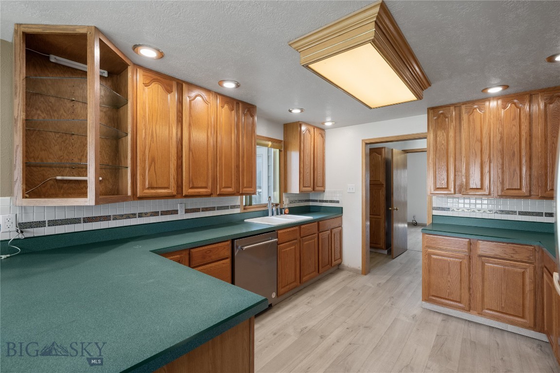 1043 S Colorado Property Photo 10