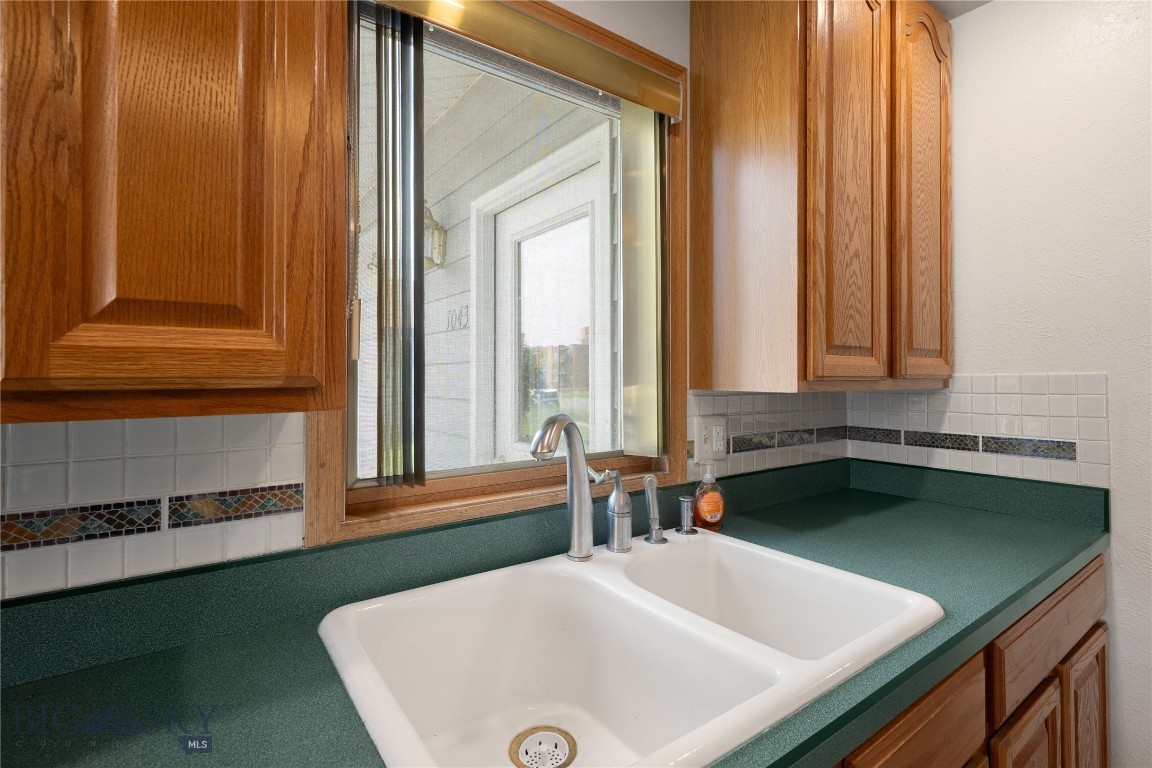 1043 S Colorado Property Photo 16