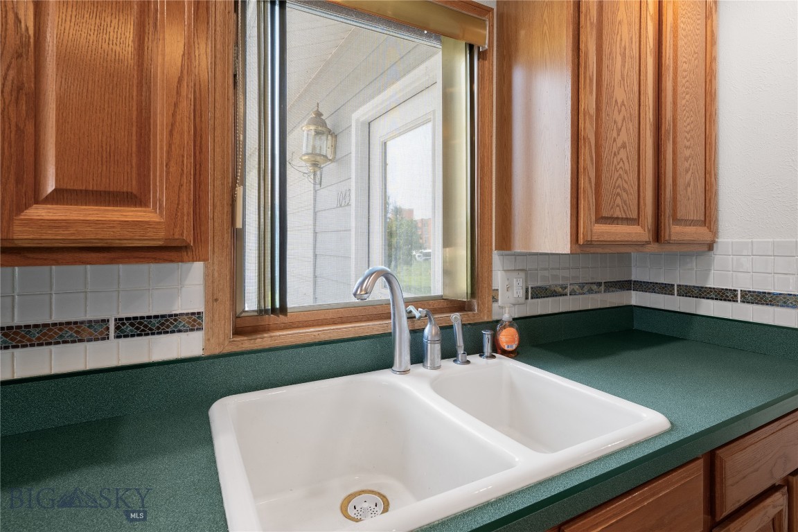 1043 S Colorado Property Photo 17