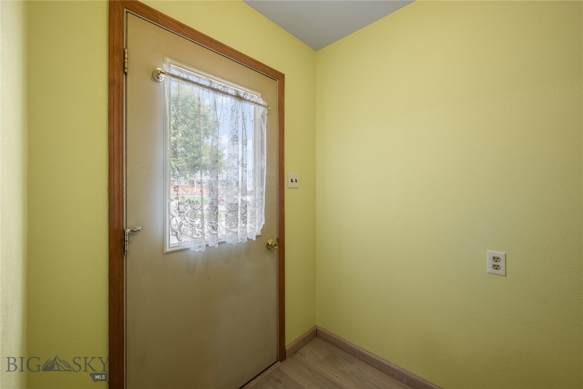 1043 S Colorado Property Photo 22