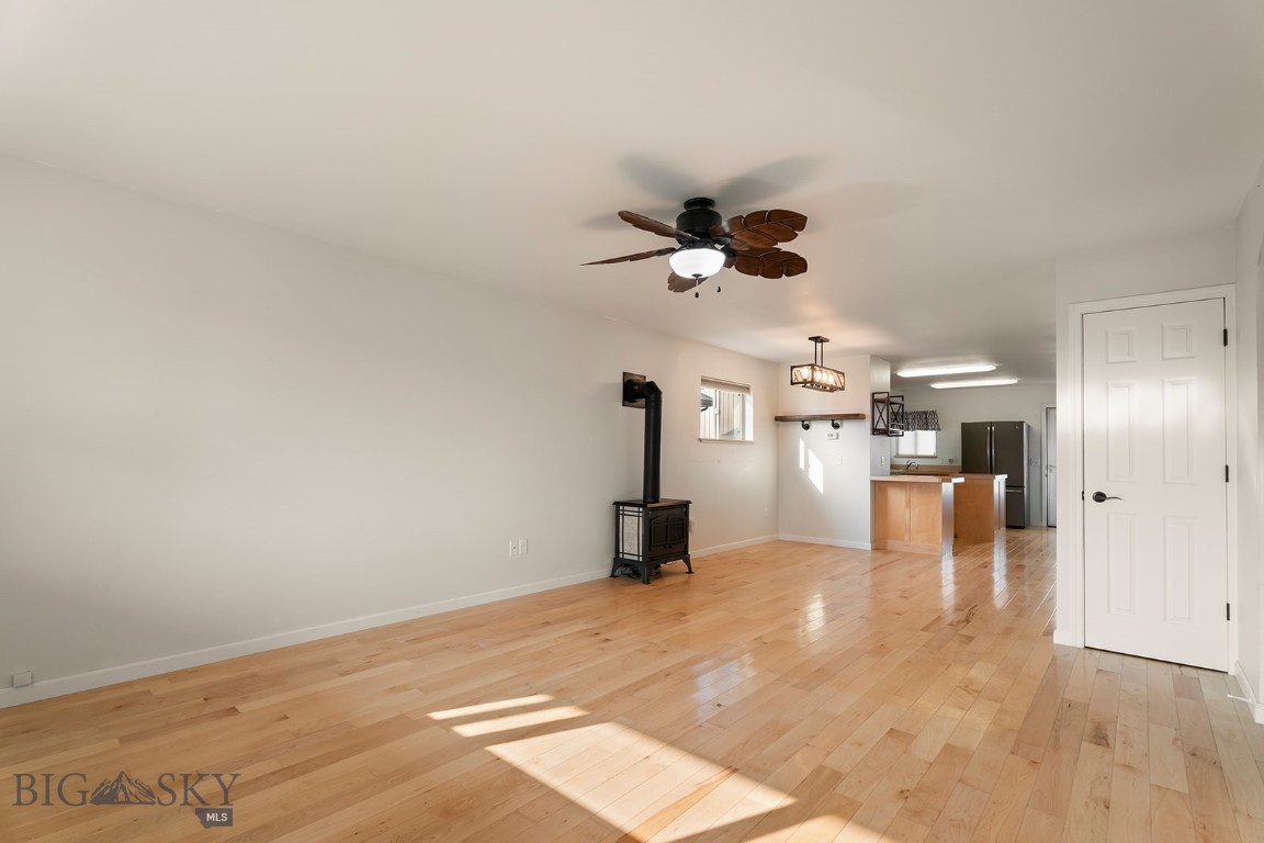 409 N Oak Street Property Photo 9