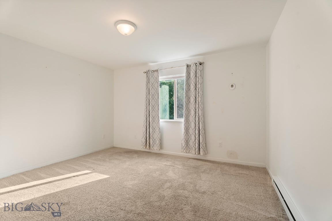 409 N Oak Street Property Photo 23
