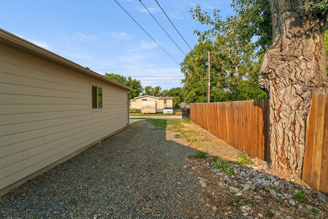409 N Oak Street Property Photo 29