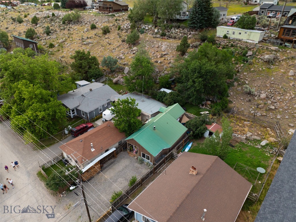 202 5th Street W Property Photo 6