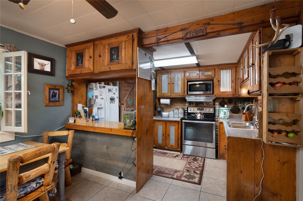 202 5th Street W Property Photo 12