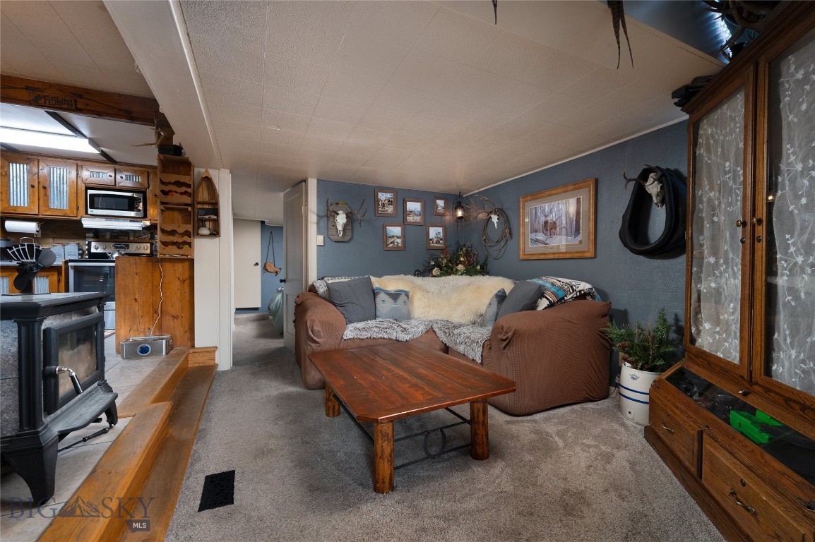 202 5th Street W Property Photo 15