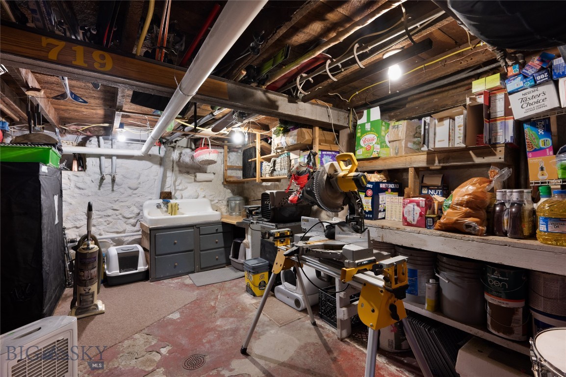 202 5th Street W Property Photo 28