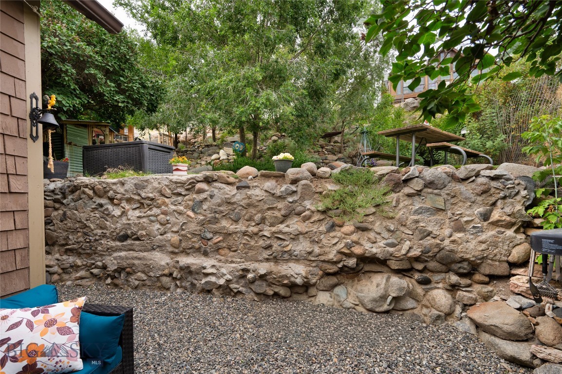 202 5th Street W Property Photo 31