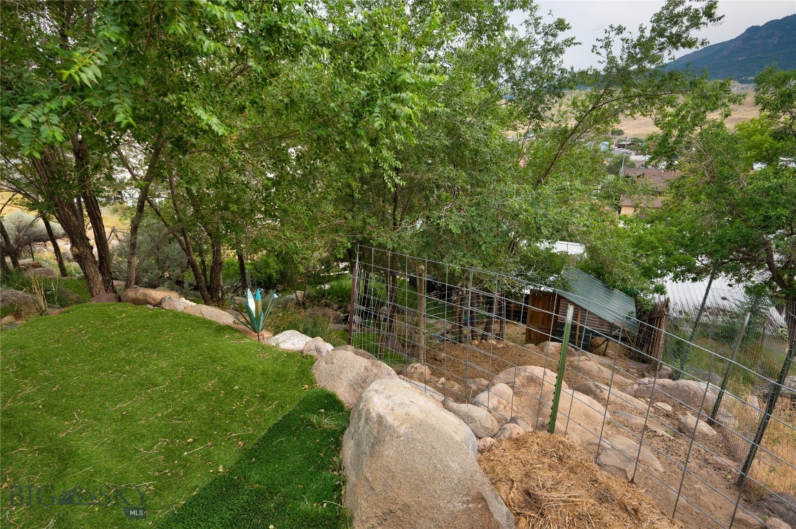 202 5th Street W Property Photo 39