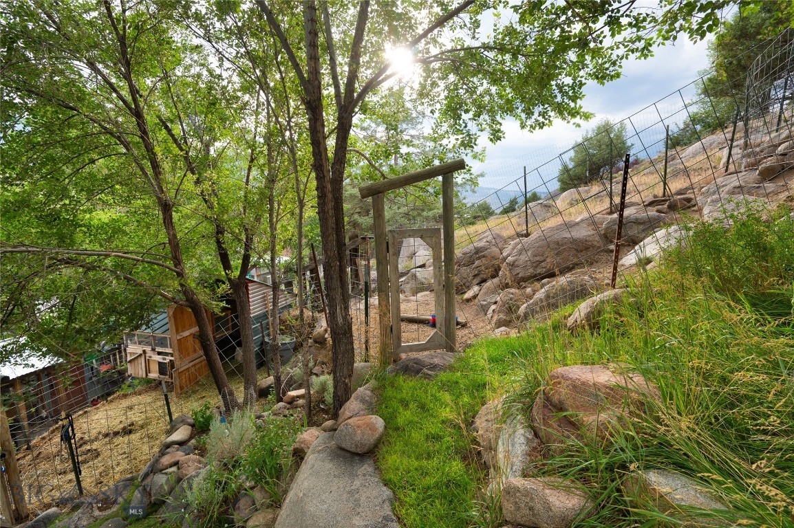 202 5th Street W Property Photo 40