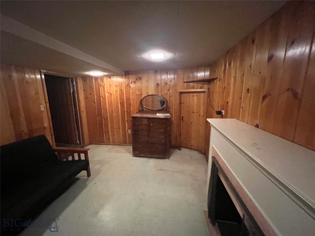 2625 Kossuth Property Photo 13