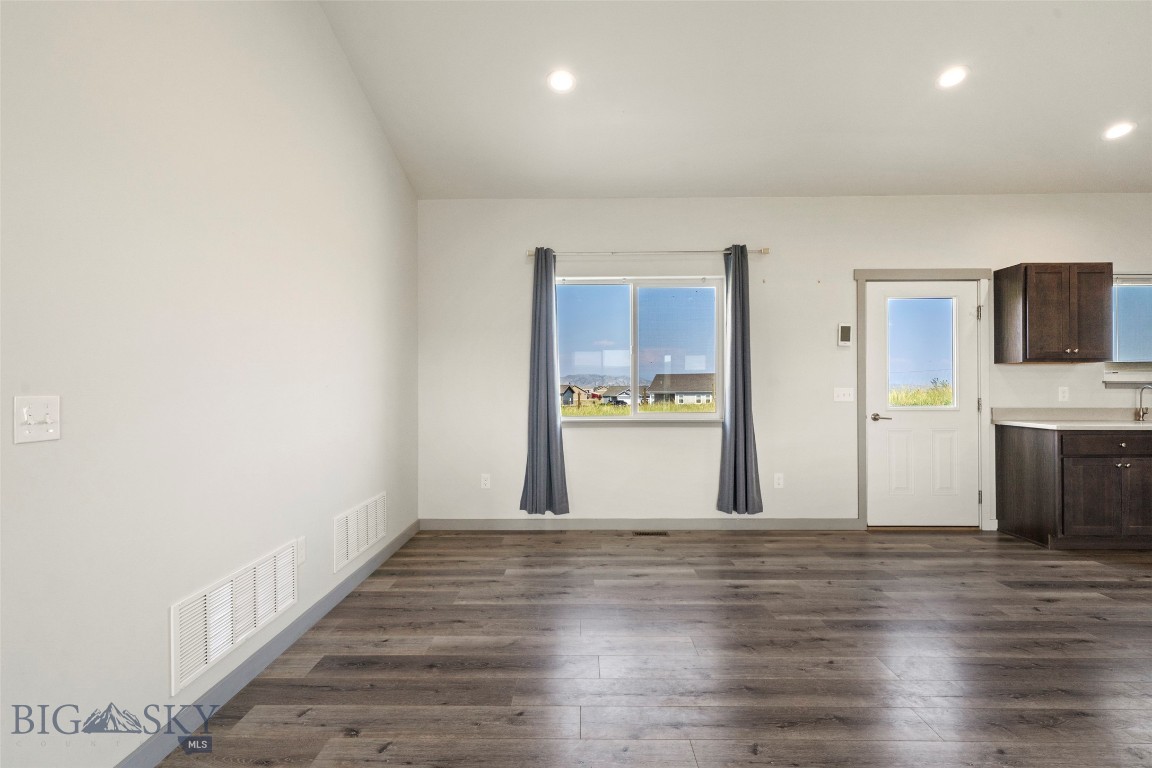 15 Santa Fe Trail Property Photo 17