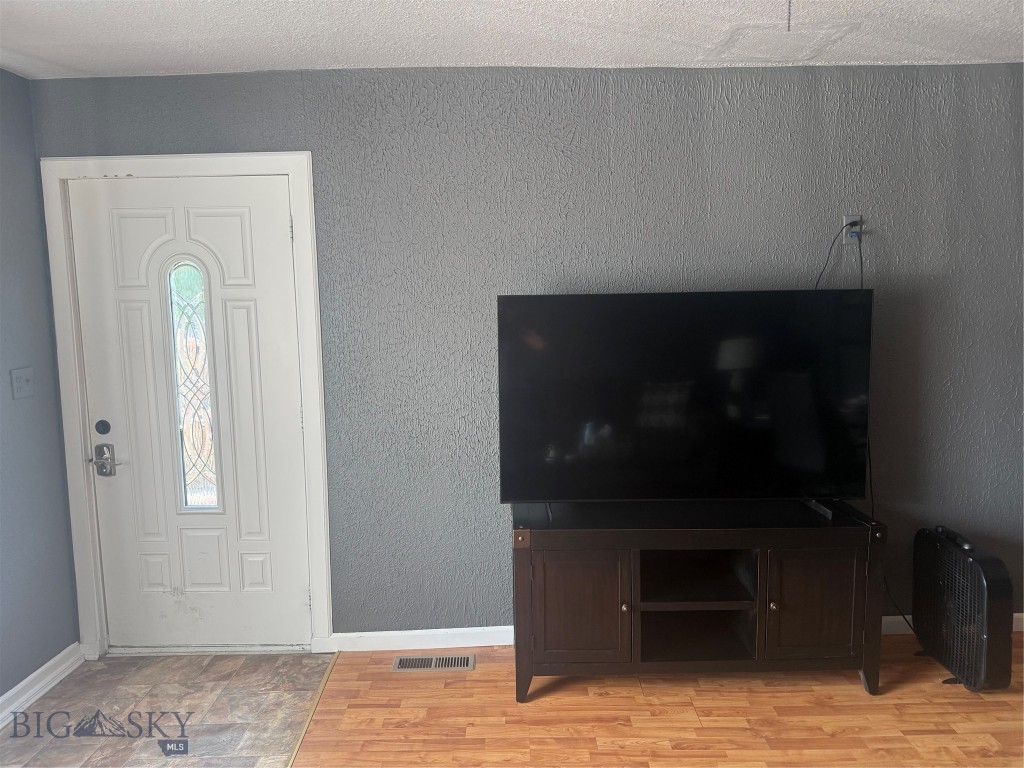 508 Ash Street Property Photo 5