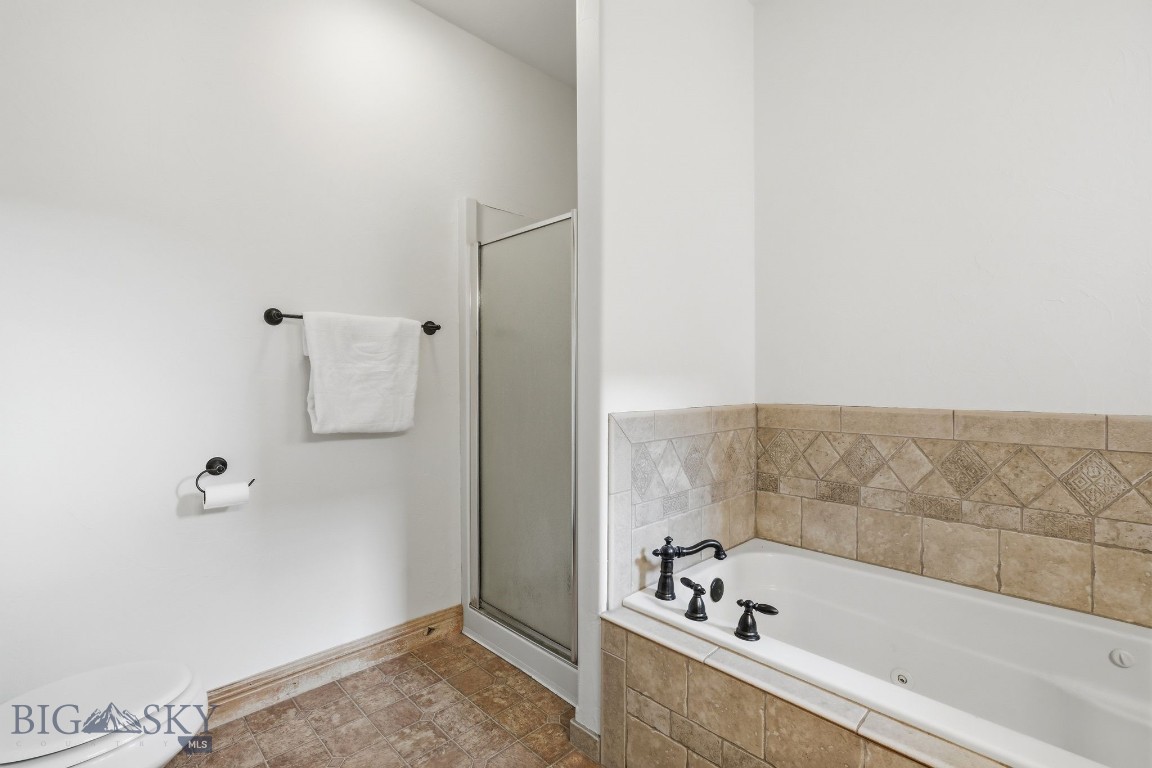 3935 Baxter Lane E Property Photo 18