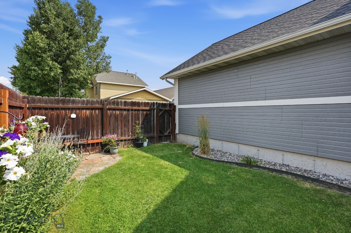 3935 Baxter Lane E Property Photo 29