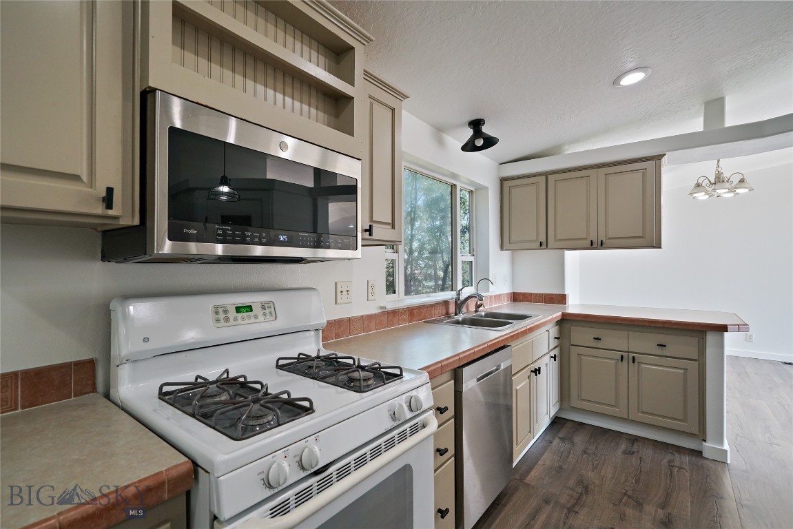 4445 Thorpe Road Property Photo 9