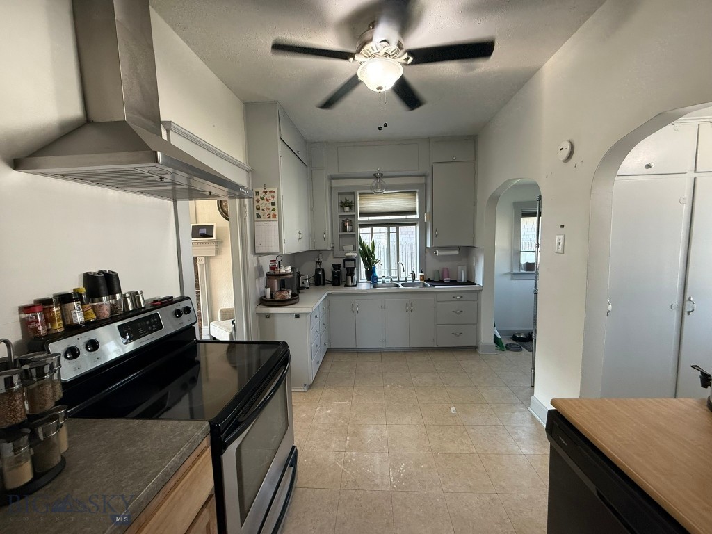 2001 Nevada Property Photo 7