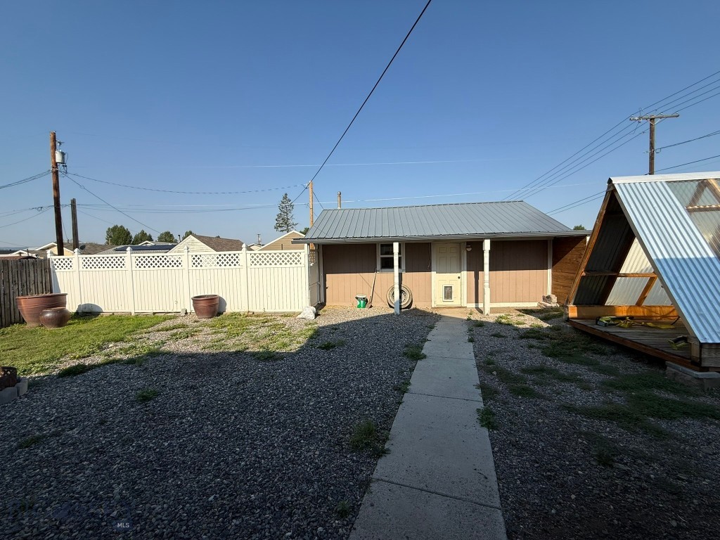 2001 Nevada Property Photo 24