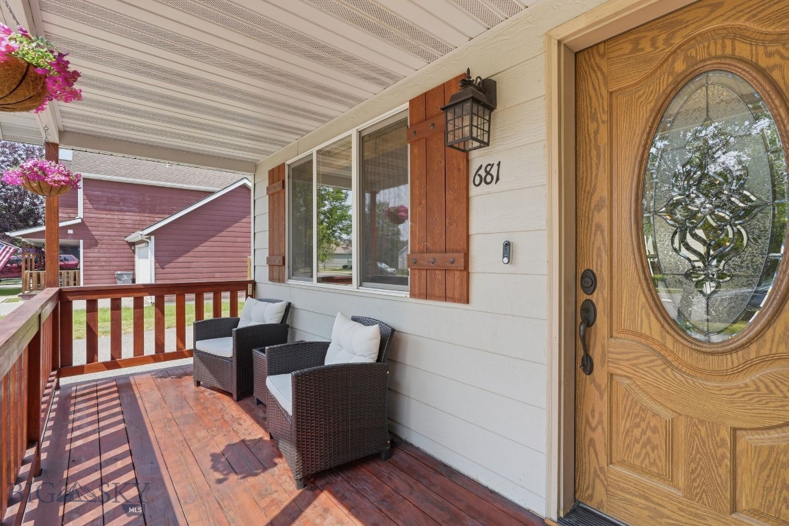 681 Green Tree Drive Property Photo 3