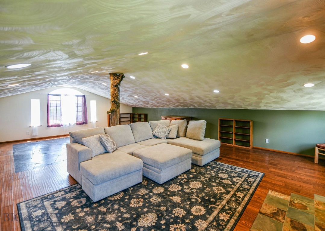 104 Meadowlark Lane Property Photo 13