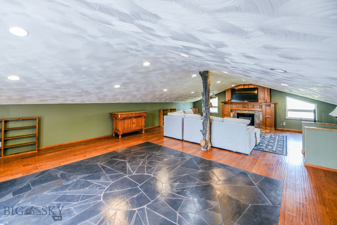 104 Meadowlark Lane Property Photo 14