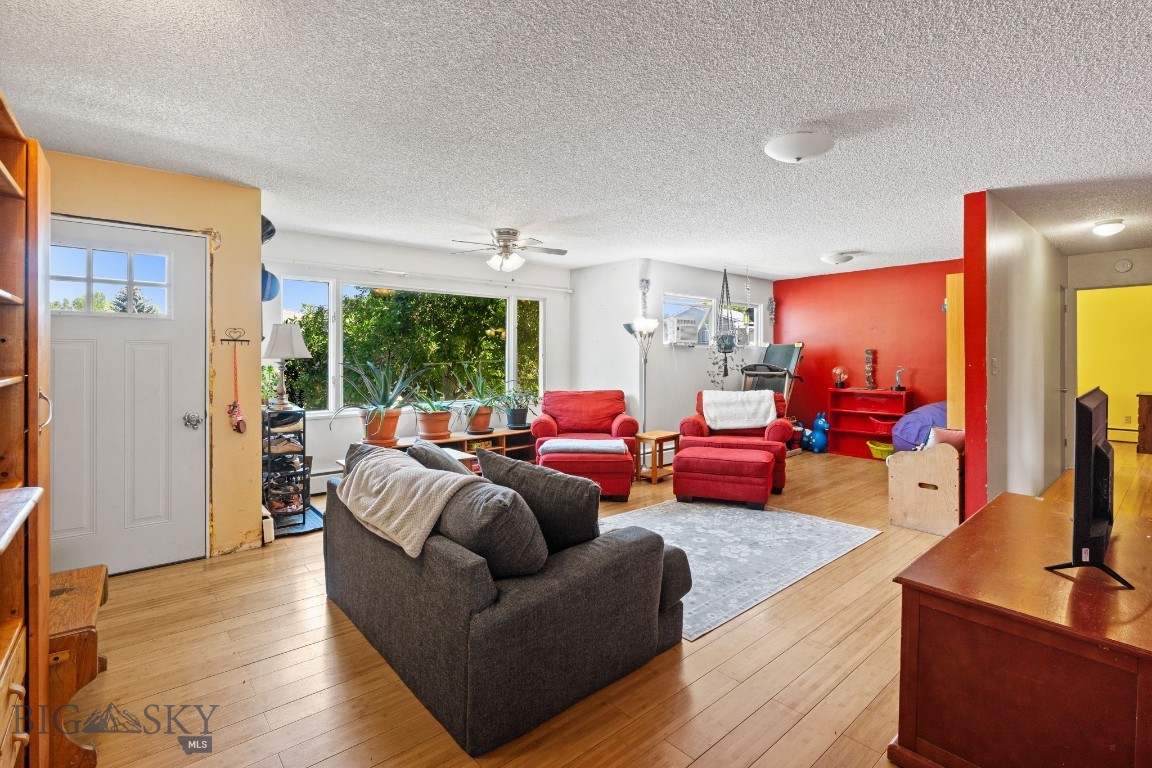 922 W Beall Street Property Photo 6