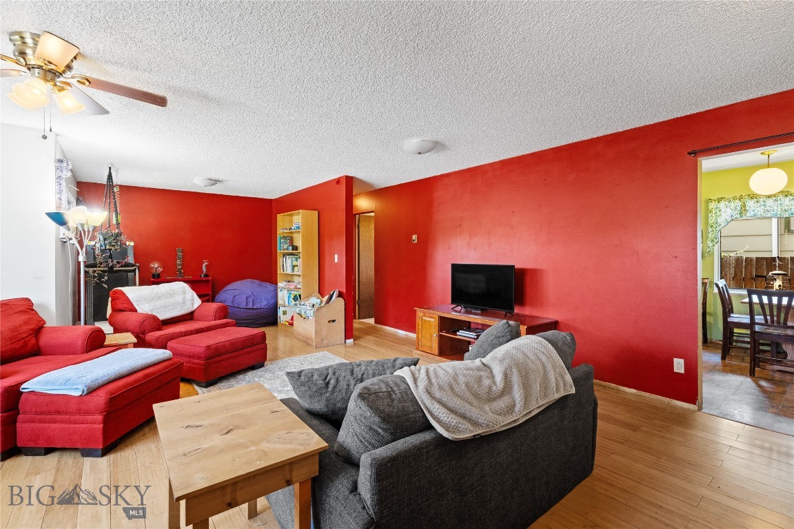 922 W Beall Street Property Photo 7
