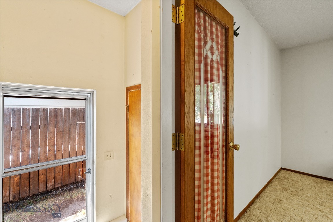 922 W Beall Street Property Photo 20