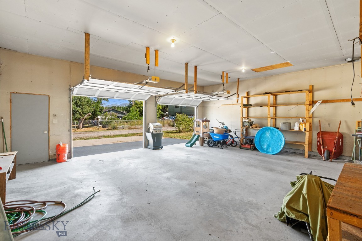922 W Beall Street Property Photo 35