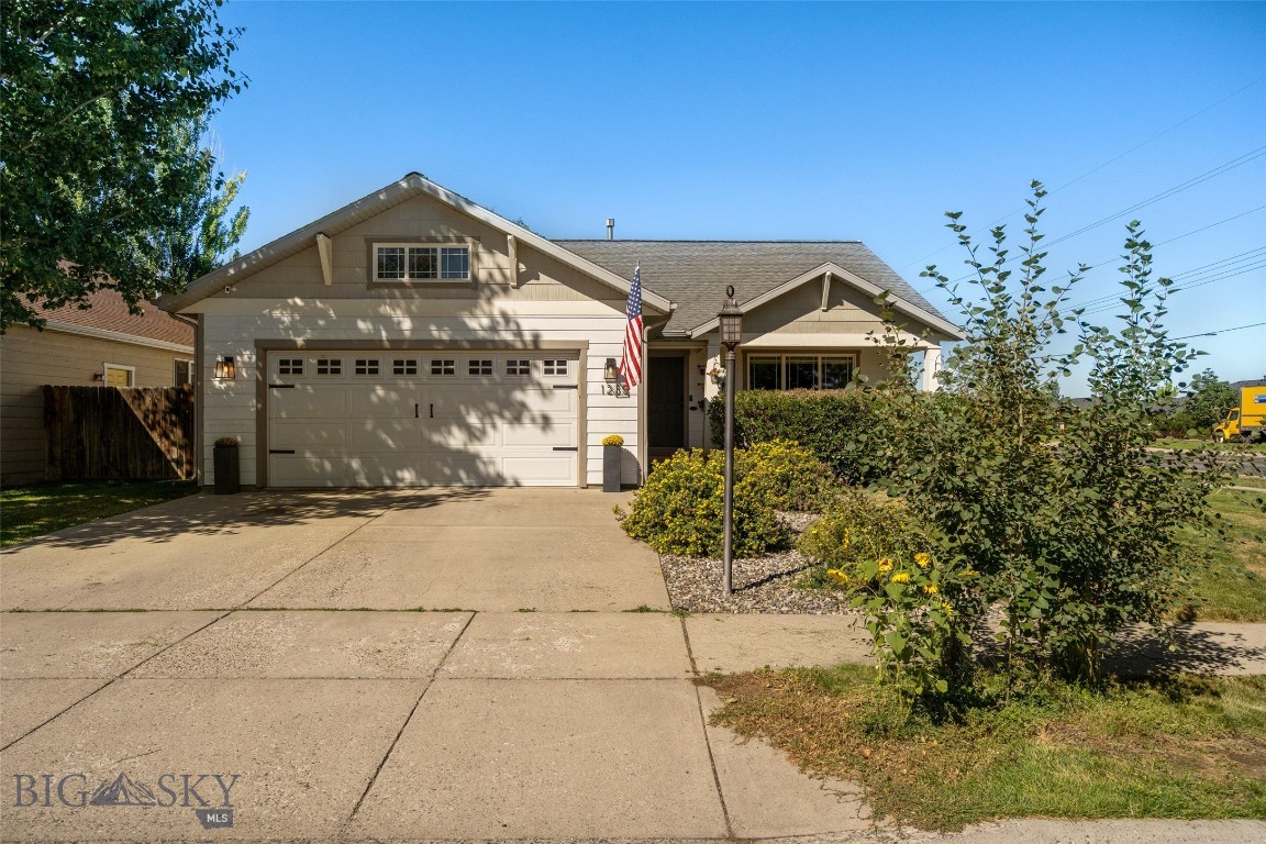 1235 Hunters Way Property Photo 1