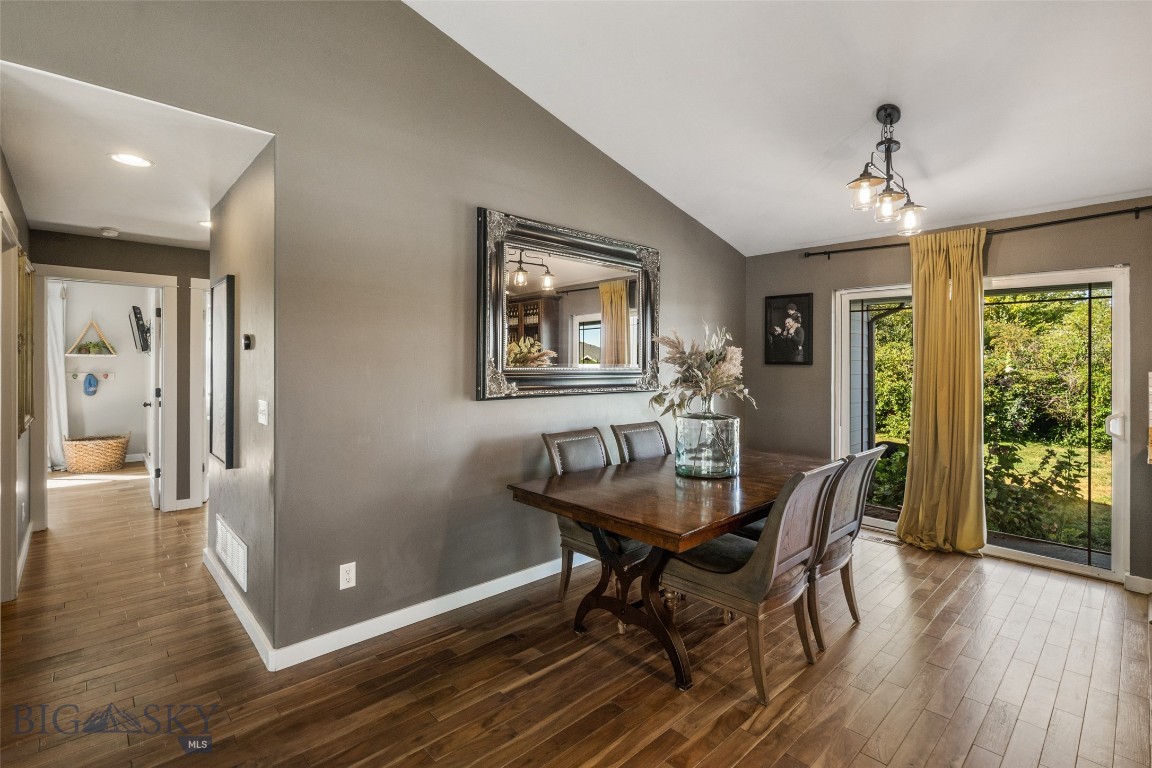 1235 Hunters Way Property Photo 12