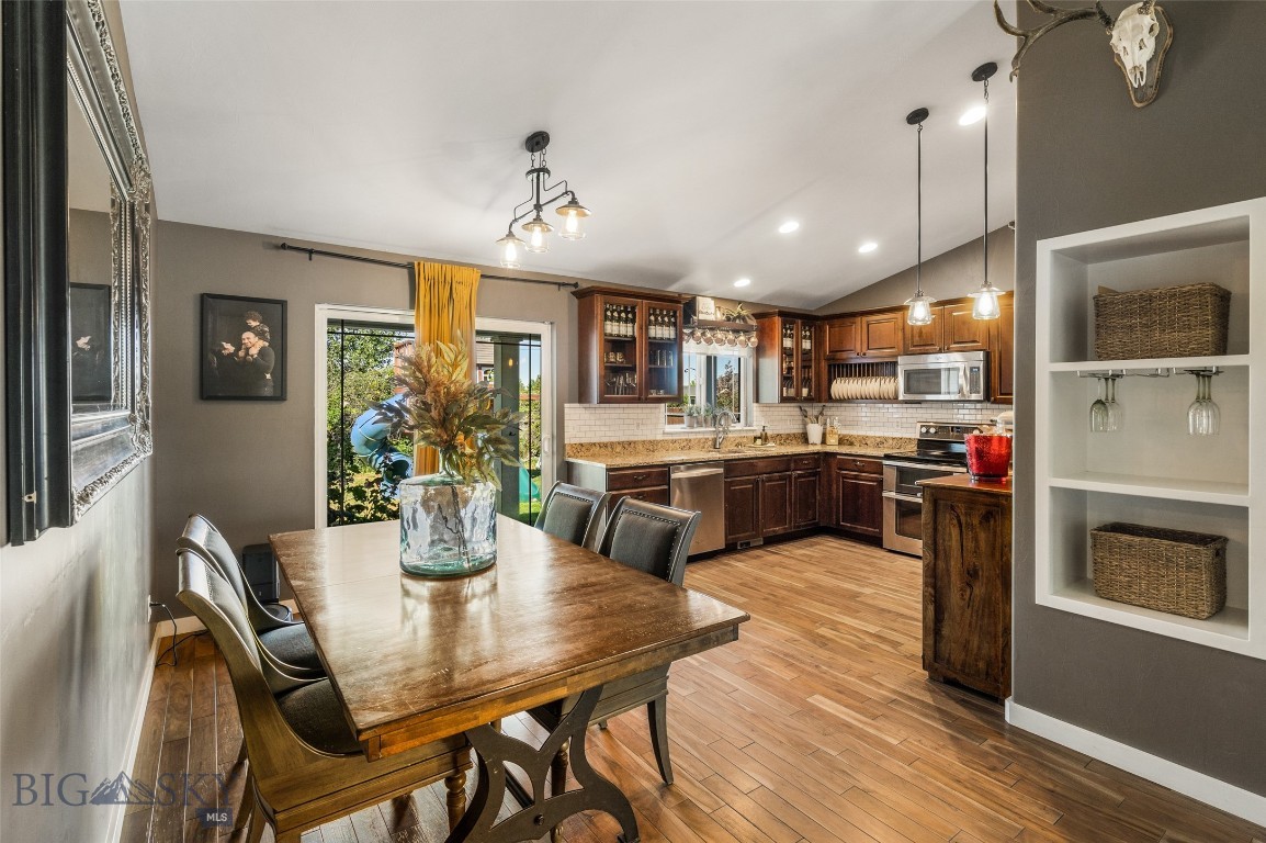 1235 Hunters Way Property Photo 14