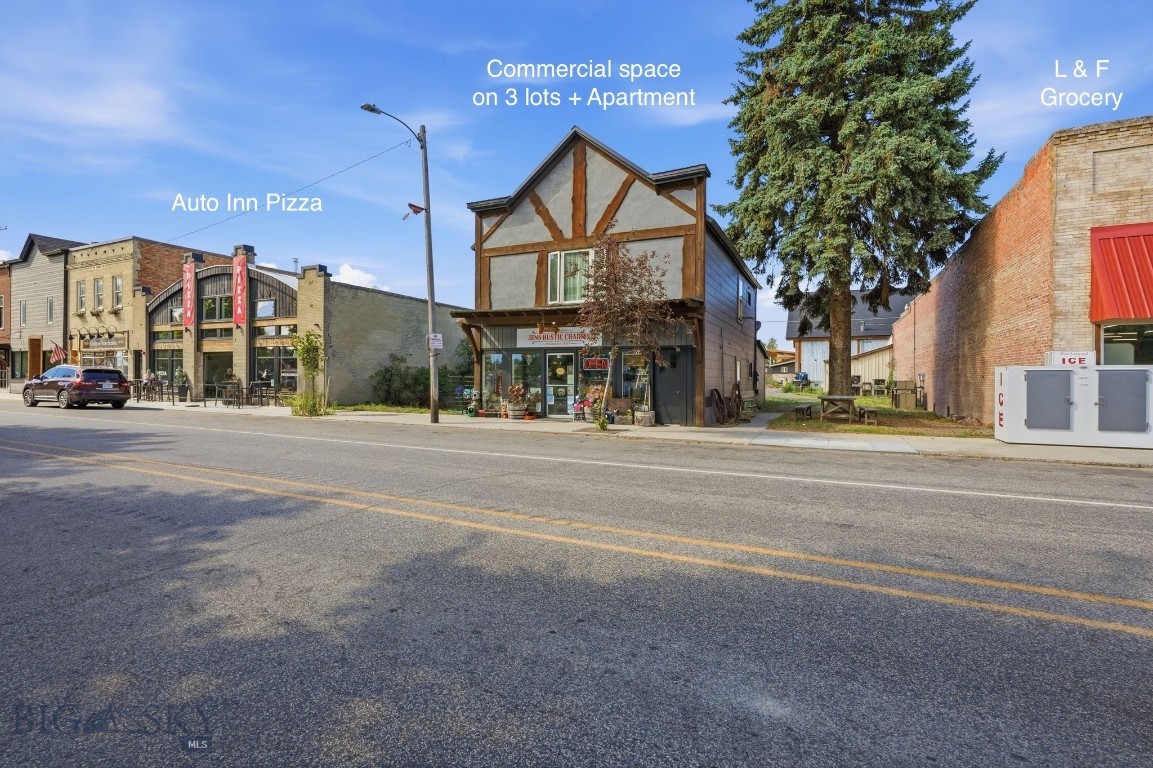 110 E Main Street Property Photo 1