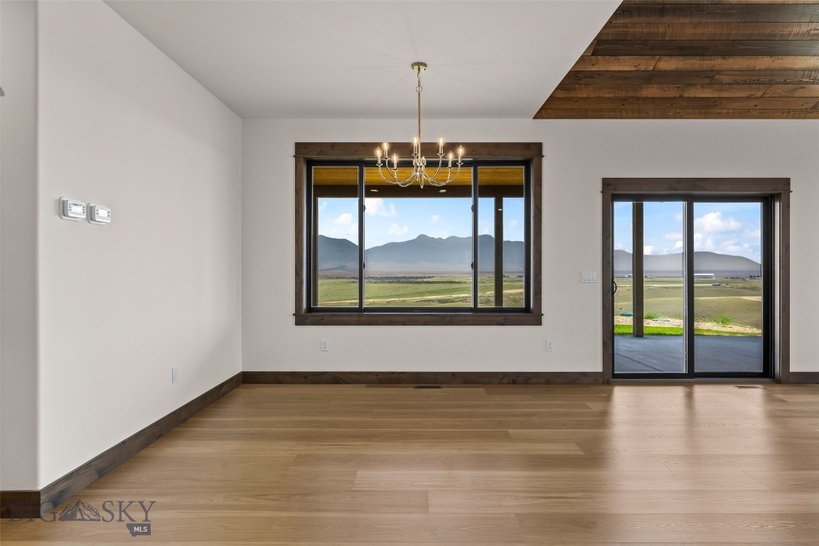 8 Viola View Property Photo 30